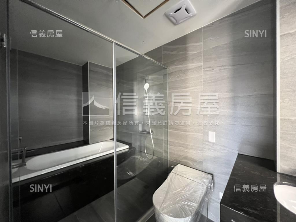 東方大千臨路邊間三車房屋室內格局與周邊環境