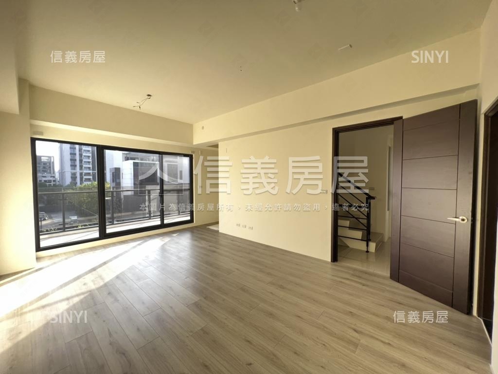 東方大千臨路邊間三車房屋室內格局與周邊環境