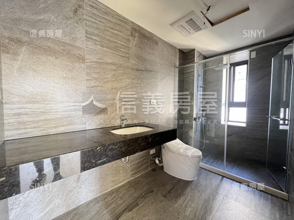 東方大千臨路邊間三車房屋室內格局與周邊環境