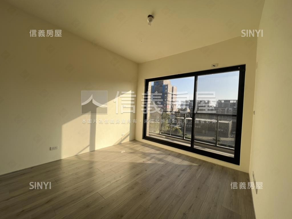 東方大千臨路邊間三車房屋室內格局與周邊環境