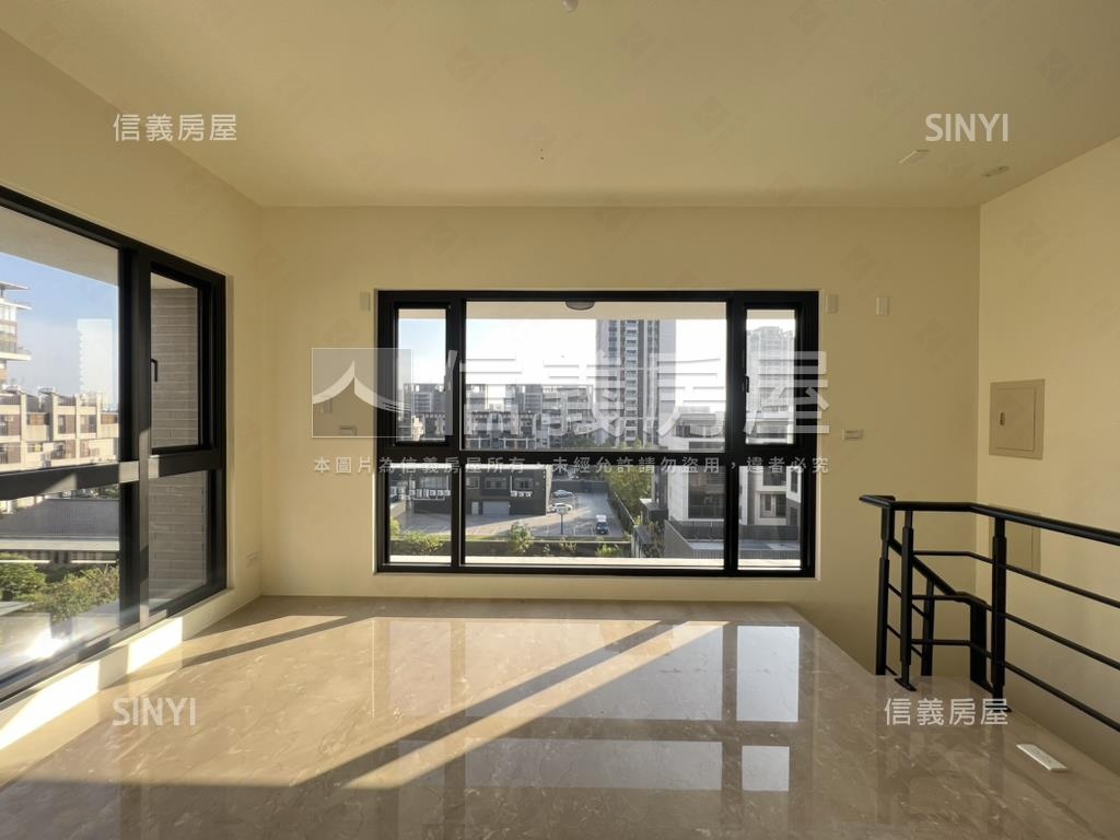 東方大千臨路邊間三車房屋室內格局與周邊環境