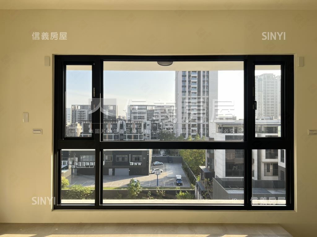 東方大千臨路邊間三車房屋室內格局與周邊環境