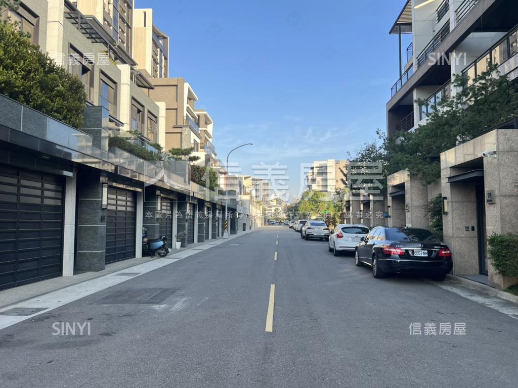 東方大千臨路邊間三車房屋室內格局與周邊環境