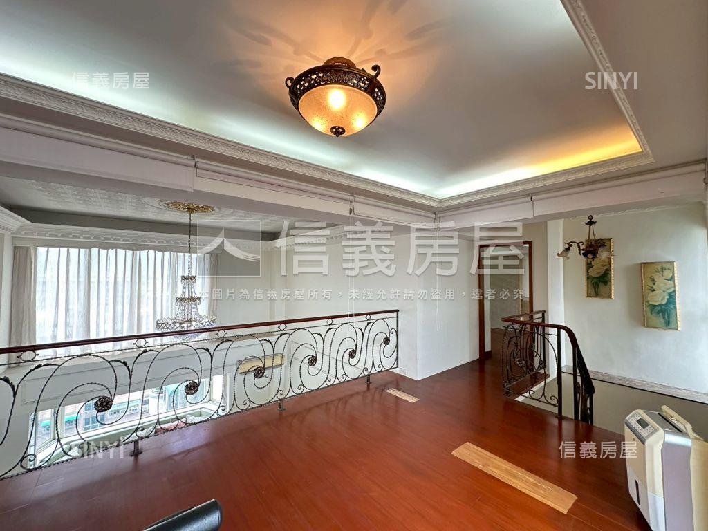 富貴大戶樓中樓附坡平車位房屋室內格局與周邊環境