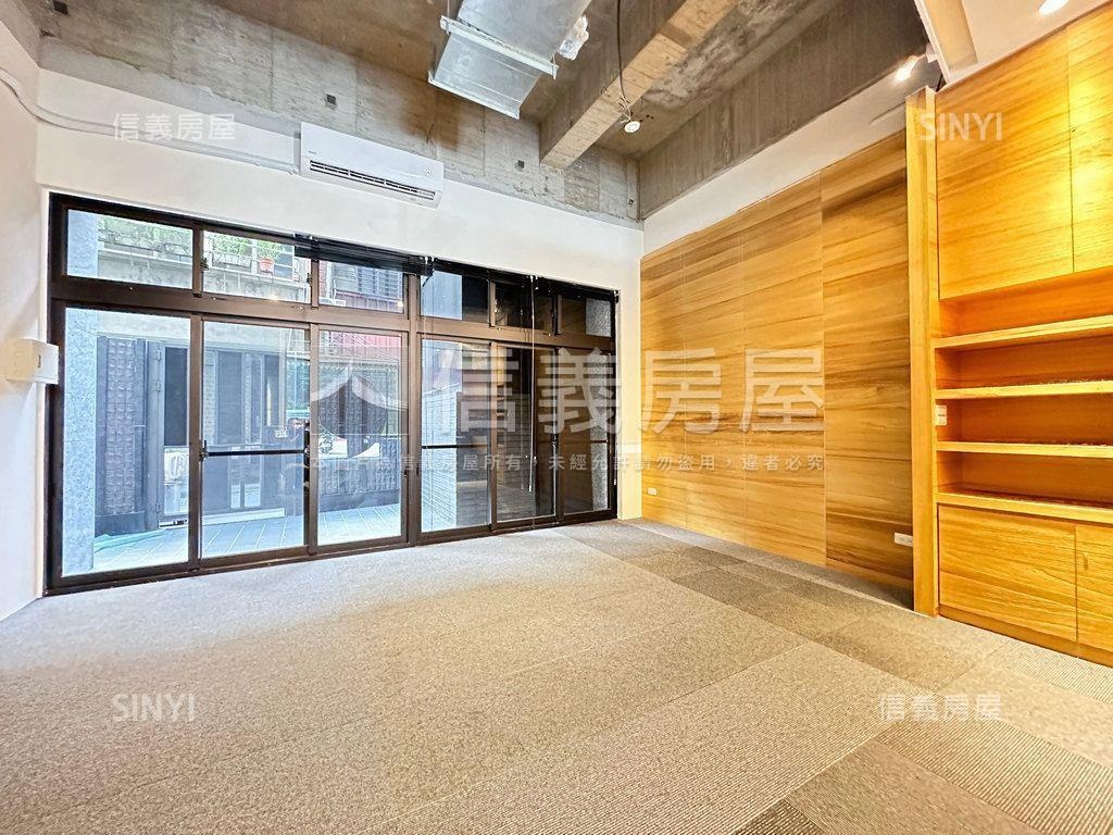 寧夏夜市路口金店面房屋室內格局與周邊環境