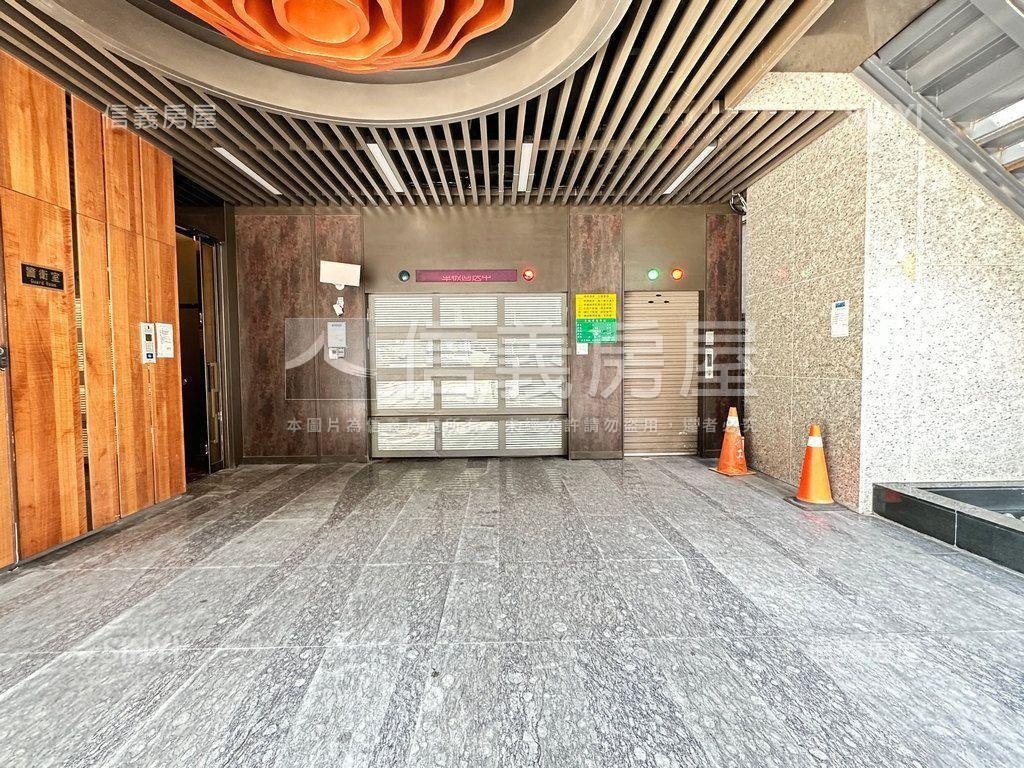 寧夏夜市路口金店面房屋室內格局與周邊環境