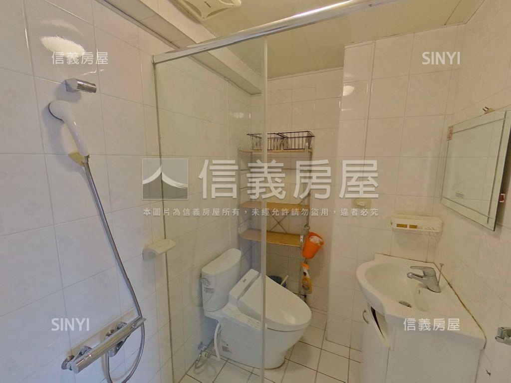 文豪露台四房有平面車位房屋室內格局與周邊環境