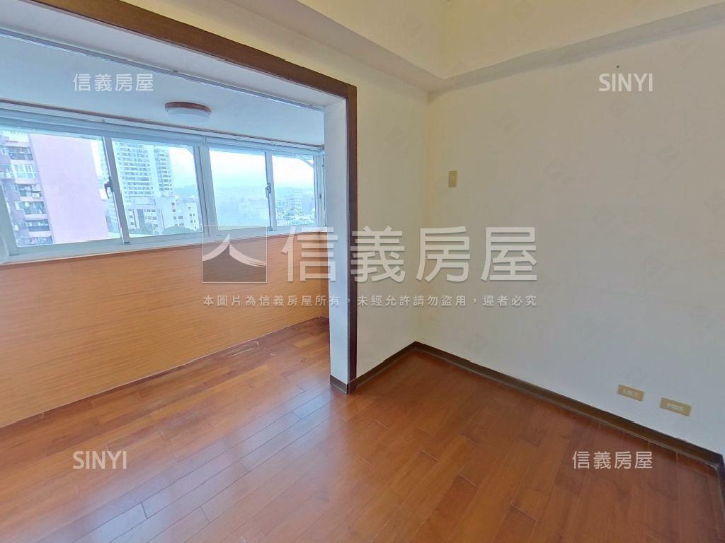 文豪露台四房有平面車位房屋室內格局與周邊環境