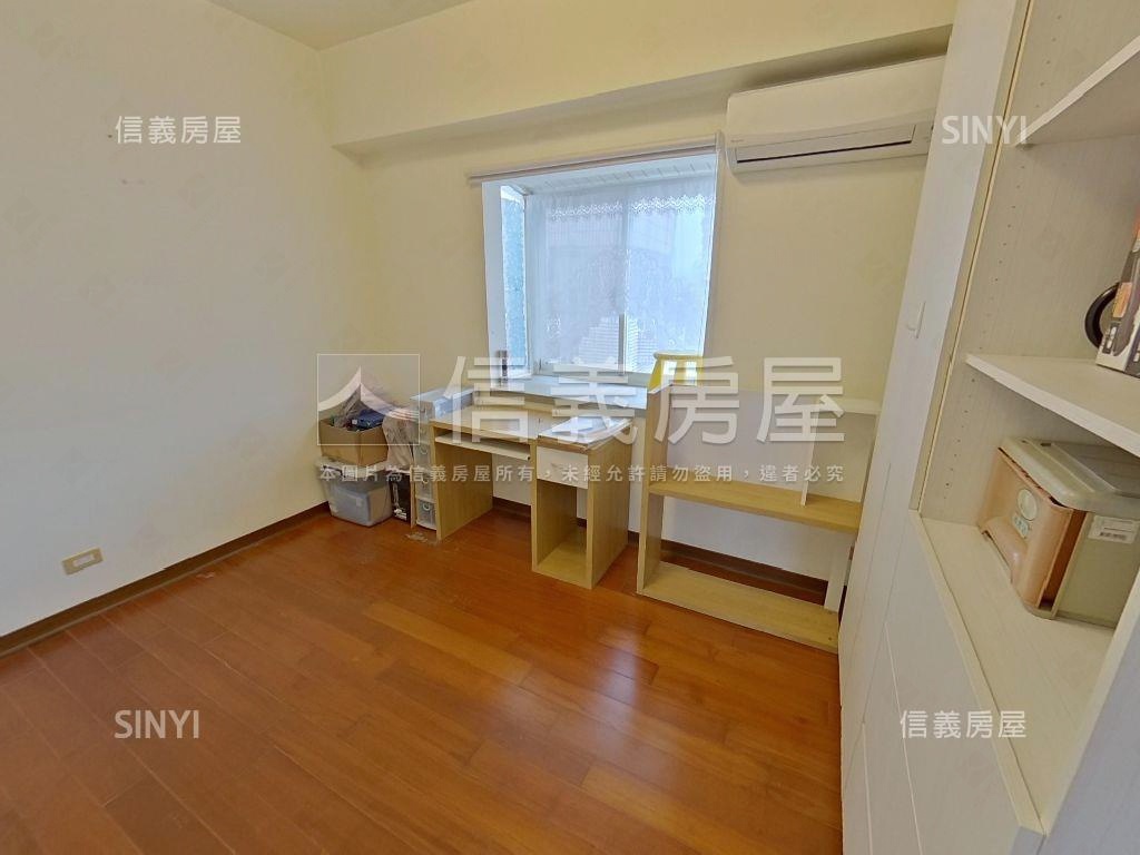 文豪露台四房有平面車位房屋室內格局與周邊環境