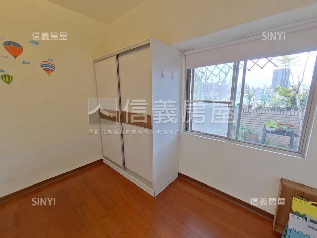 文豪露台四房有平面車位房屋室內格局與周邊環境