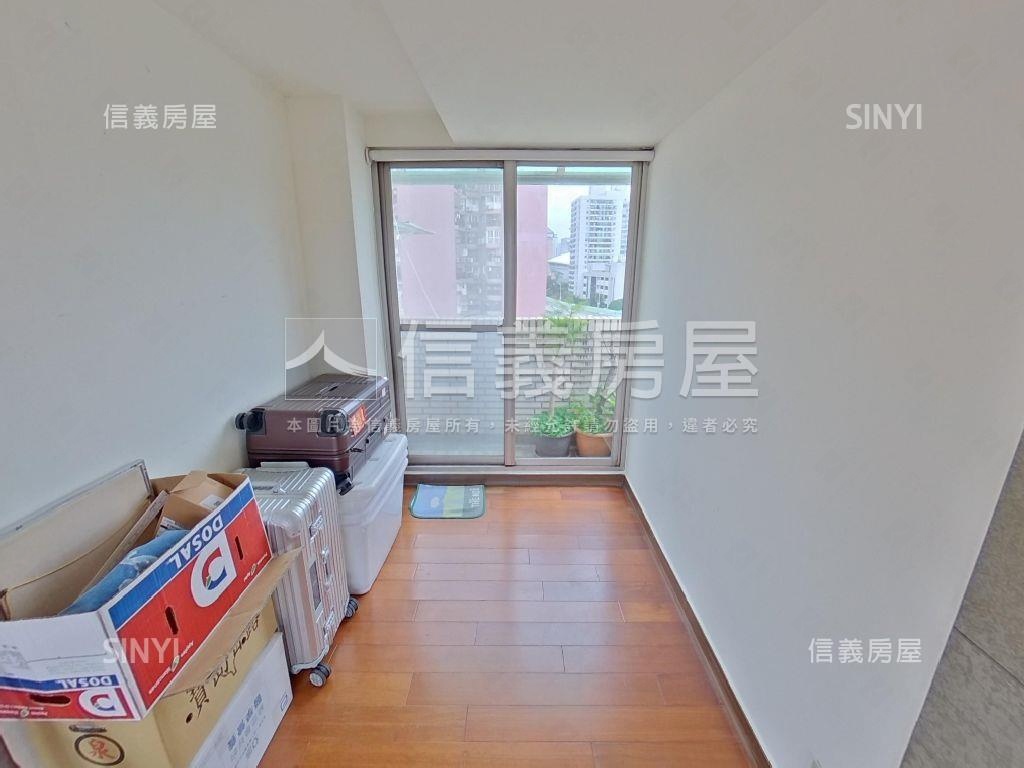 文豪露台四房有平面車位房屋室內格局與周邊環境