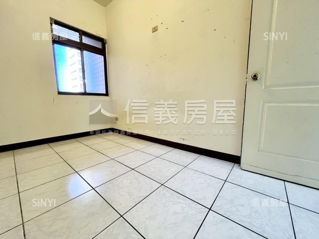 松竹捷運３房露臺戶房屋室內格局與周邊環境