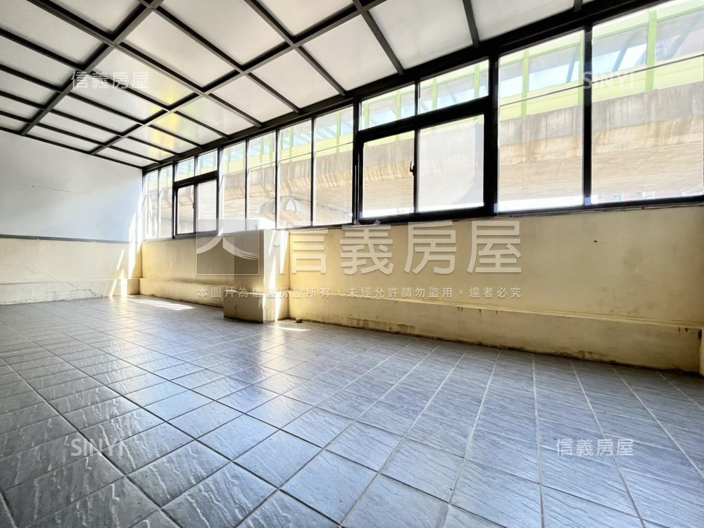 松竹捷運３房露臺戶房屋室內格局與周邊環境