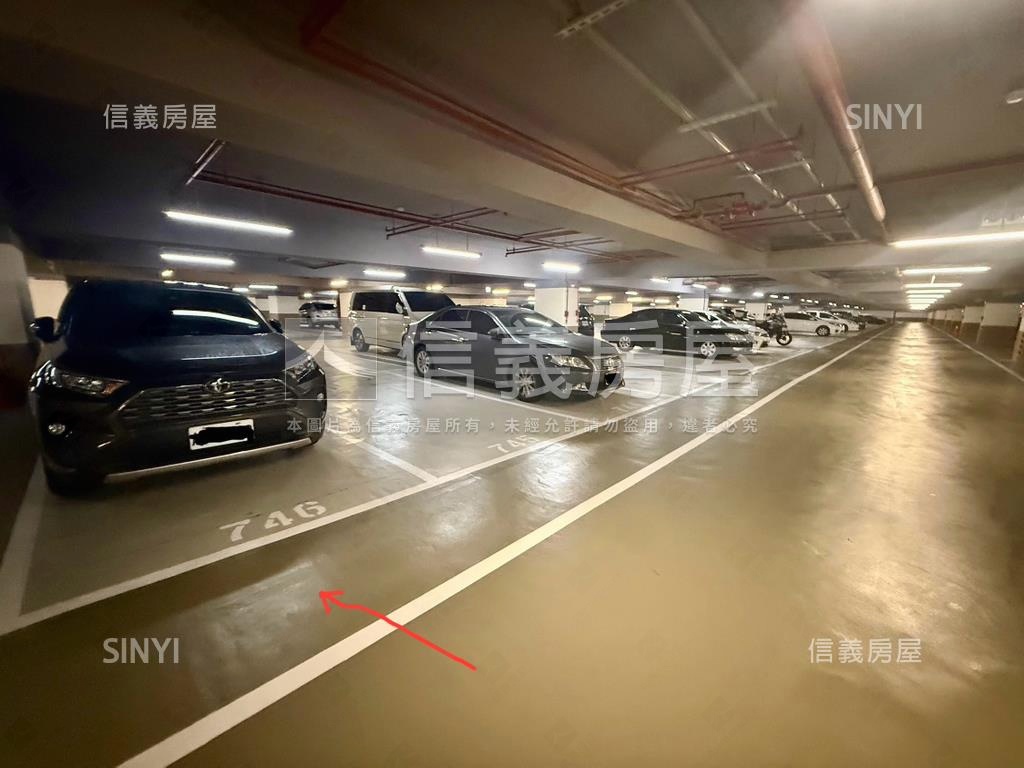 世界花園Ｂ４大車位誠售房屋室內格局與周邊環境