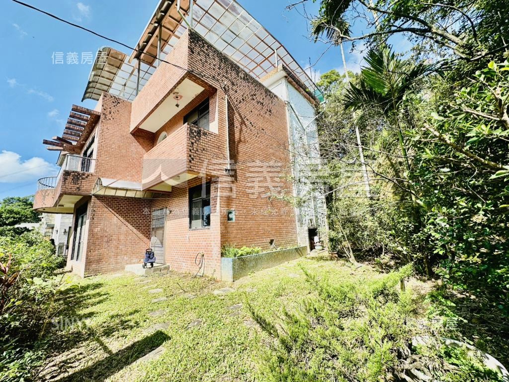 近郊百坪土地別墅有車庫房屋室內格局與周邊環境