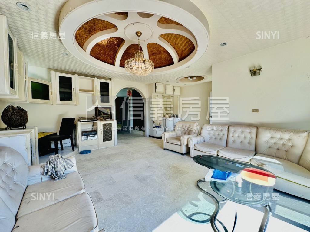 近郊百坪土地別墅有車庫房屋室內格局與周邊環境