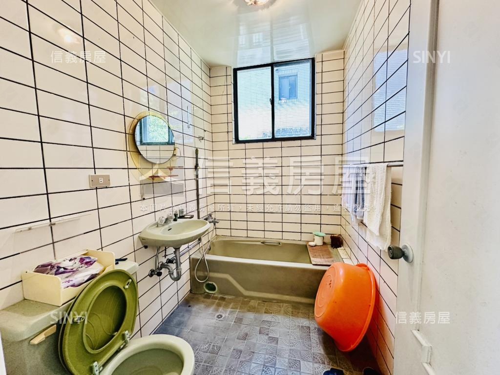 近郊百坪土地別墅有車庫房屋室內格局與周邊環境