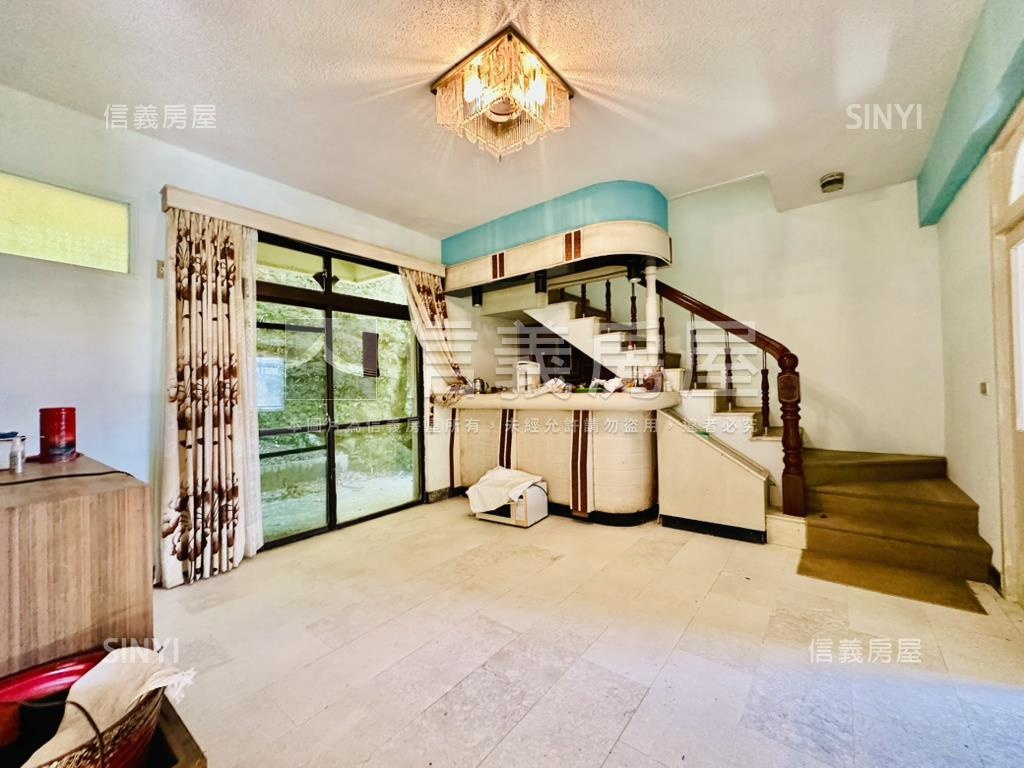 近郊百坪土地別墅有車庫房屋室內格局與周邊環境