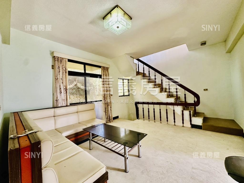 近郊百坪土地別墅有車庫房屋室內格局與周邊環境