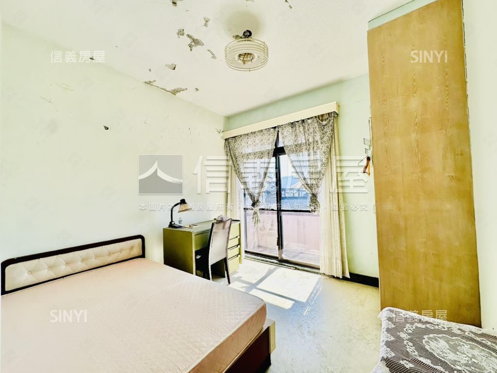 近郊百坪土地別墅有車庫房屋室內格局與周邊環境