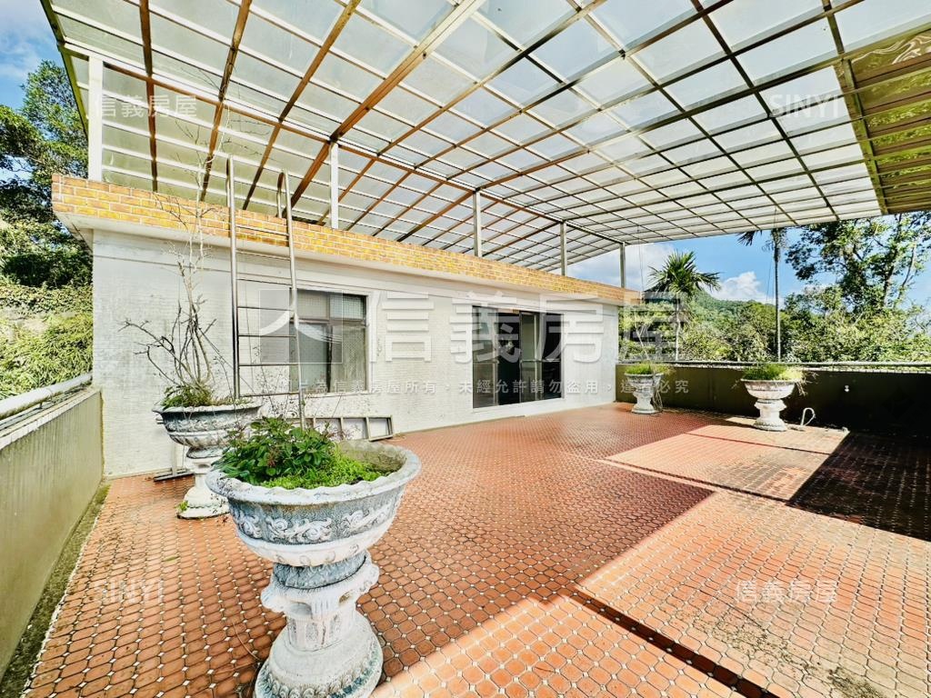 近郊百坪土地別墅有車庫房屋室內格局與周邊環境