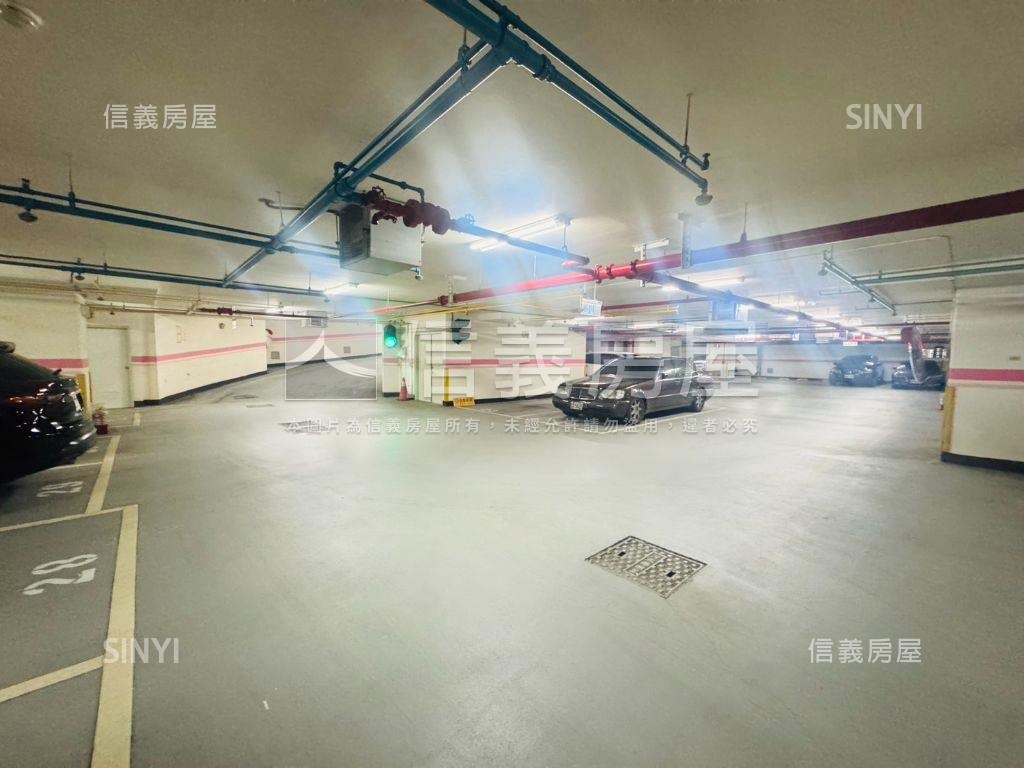 南京東路坡道平面好停車位房屋室內格局與周邊環境