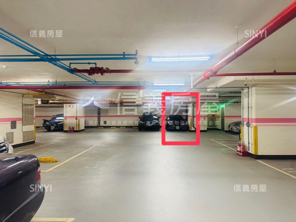 南京東路坡道平面好停車位房屋室內格局與周邊環境