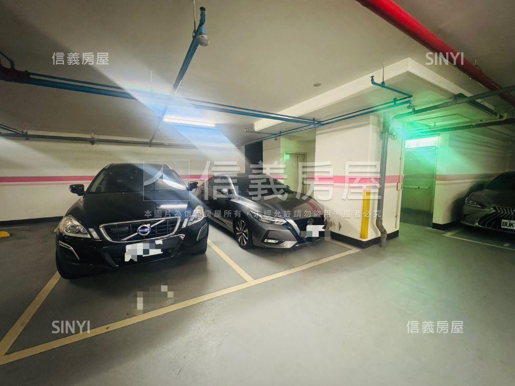 南京東路坡道平面好停車位房屋室內格局與周邊環境