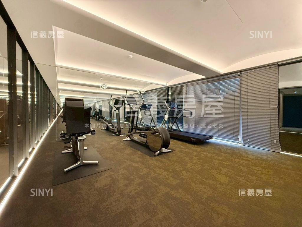 水精湛。精緻三房雙平車房屋室內格局與周邊環境