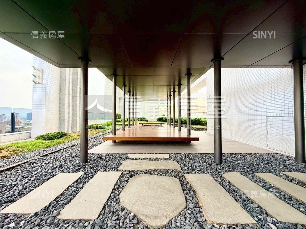 水精湛。精緻三房雙平車房屋室內格局與周邊環境