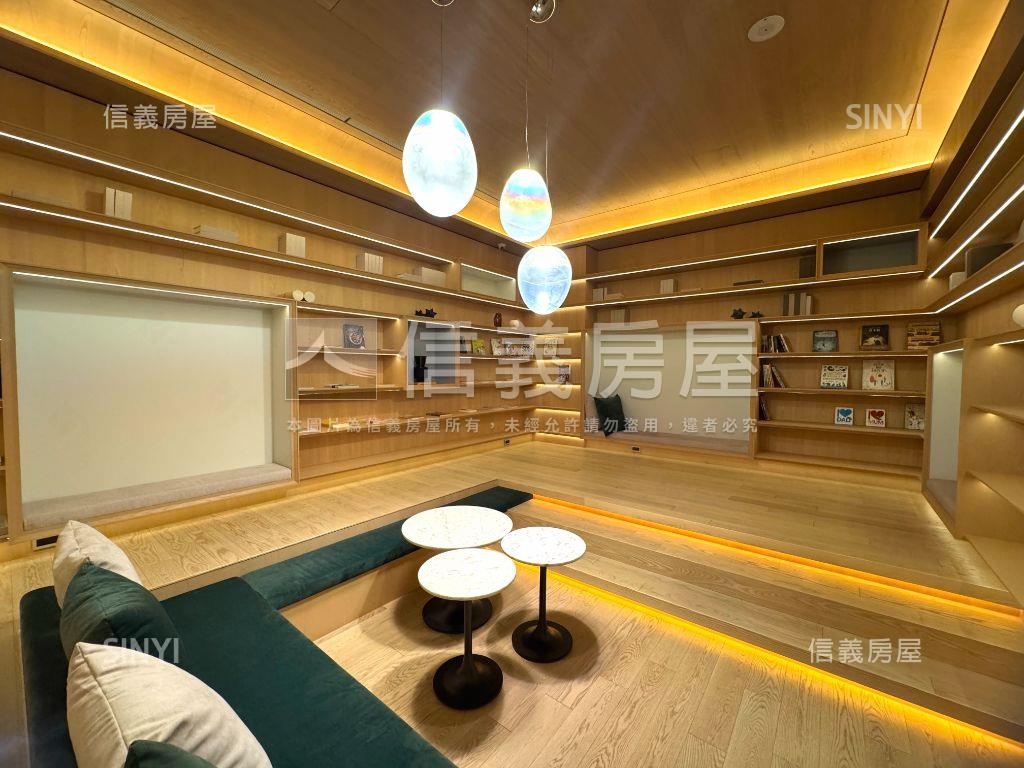 水精湛。精緻三房雙平車房屋室內格局與周邊環境