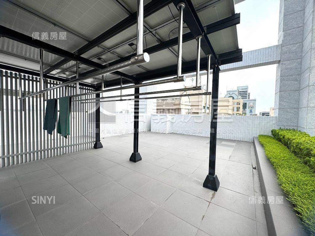 水精湛。精緻三房雙平車房屋室內格局與周邊環境