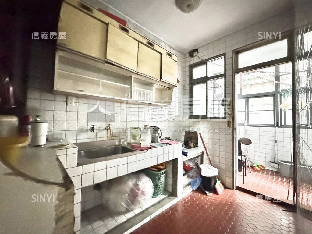 實小南門學區靜巷二樓公寓房屋室內格局與周邊環境