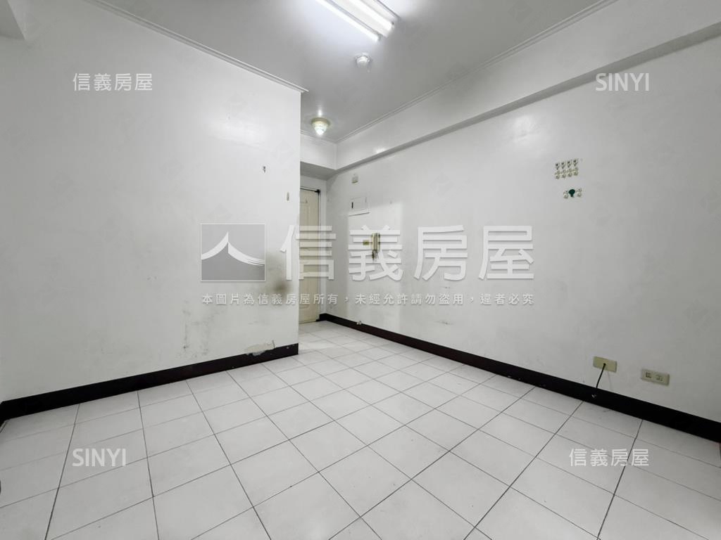 中華商圈電梯小資套房房屋室內格局與周邊環境