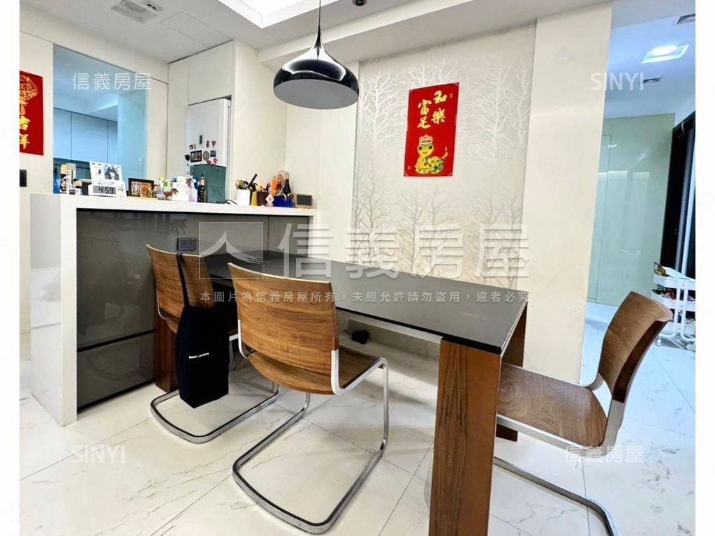 淞暘富逸四房大車位房屋室內格局與周邊環境