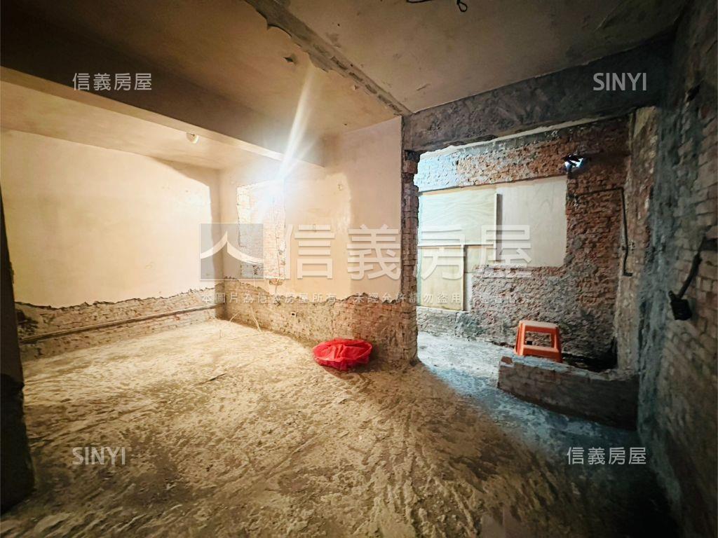 康泰邊間圓夢一樓房屋室內格局與周邊環境