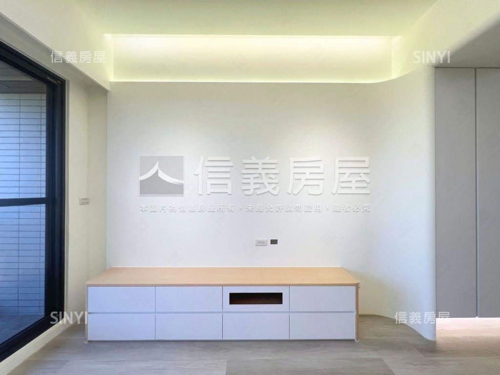 卓悅卓岳三房雙車位房屋室內格局與周邊環境