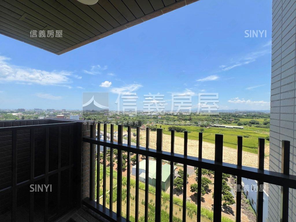 卓悅卓岳三房雙車位房屋室內格局與周邊環境