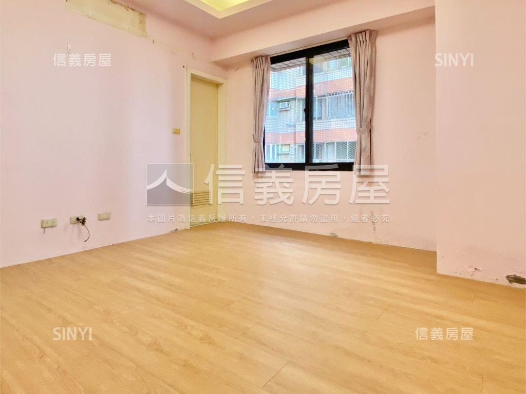 低總價｜三房｜附車位房屋室內格局與周邊環境