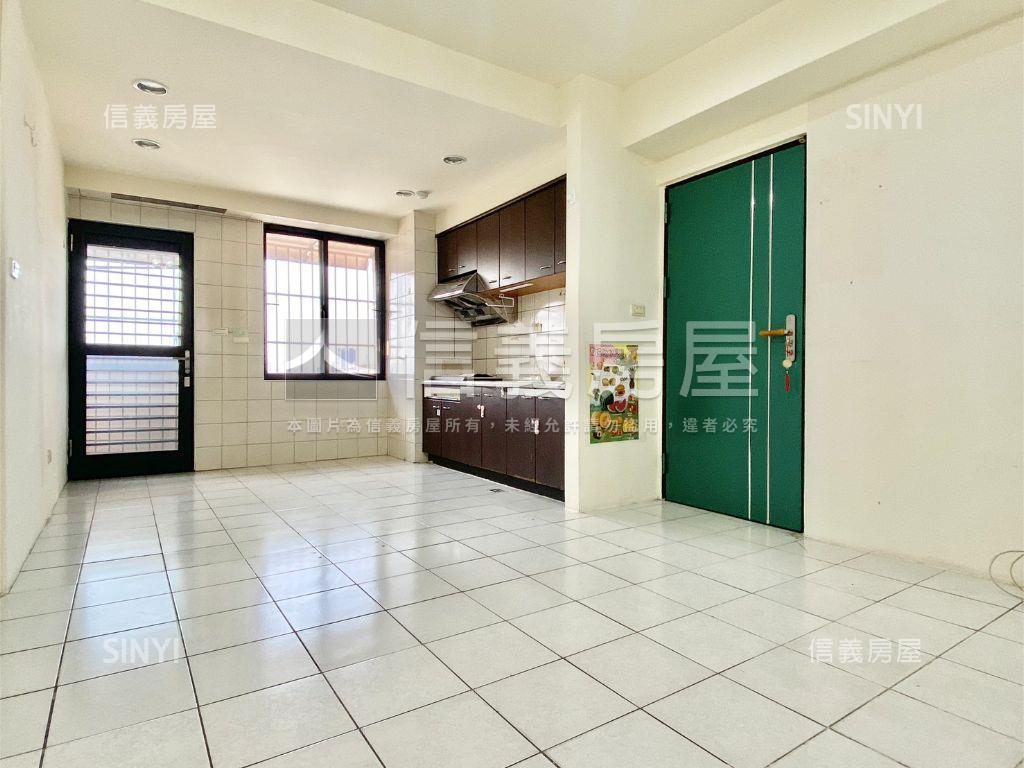 低總價｜三房｜附車位房屋室內格局與周邊環境