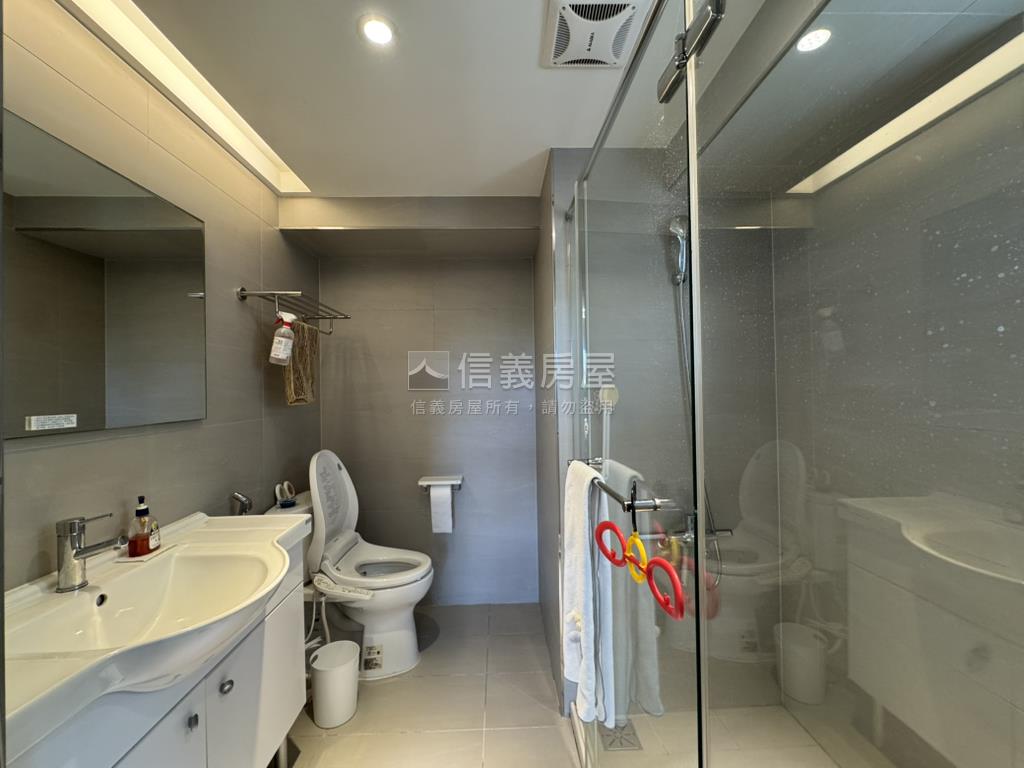 山川真美｜綠景雙車豪邸房屋室內格局與周邊環境