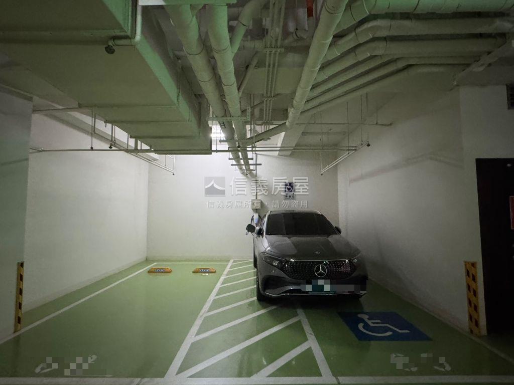 山川真美｜綠景雙車豪邸房屋室內格局與周邊環境