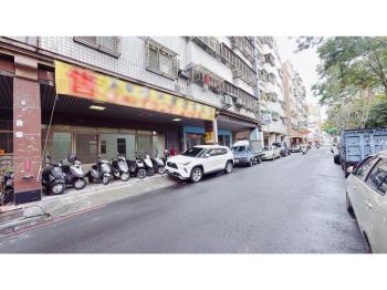陳平國小旁大面寬店面