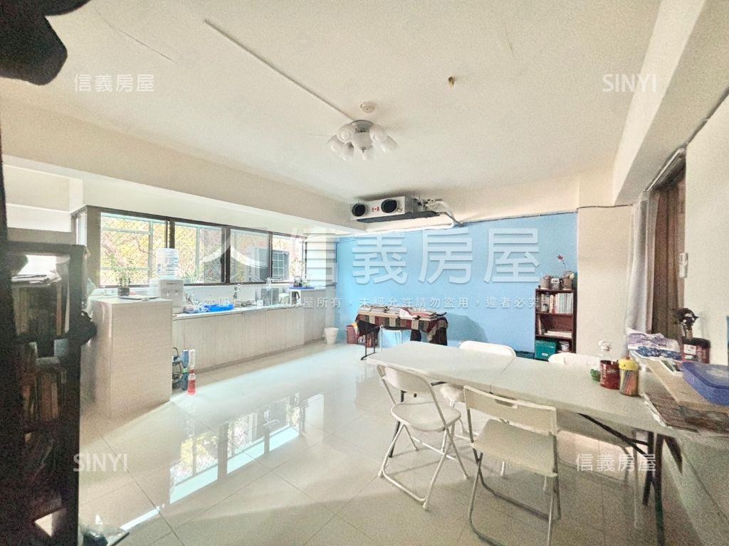 近文心森林公園邊間優店面房屋室內格局與周邊環境