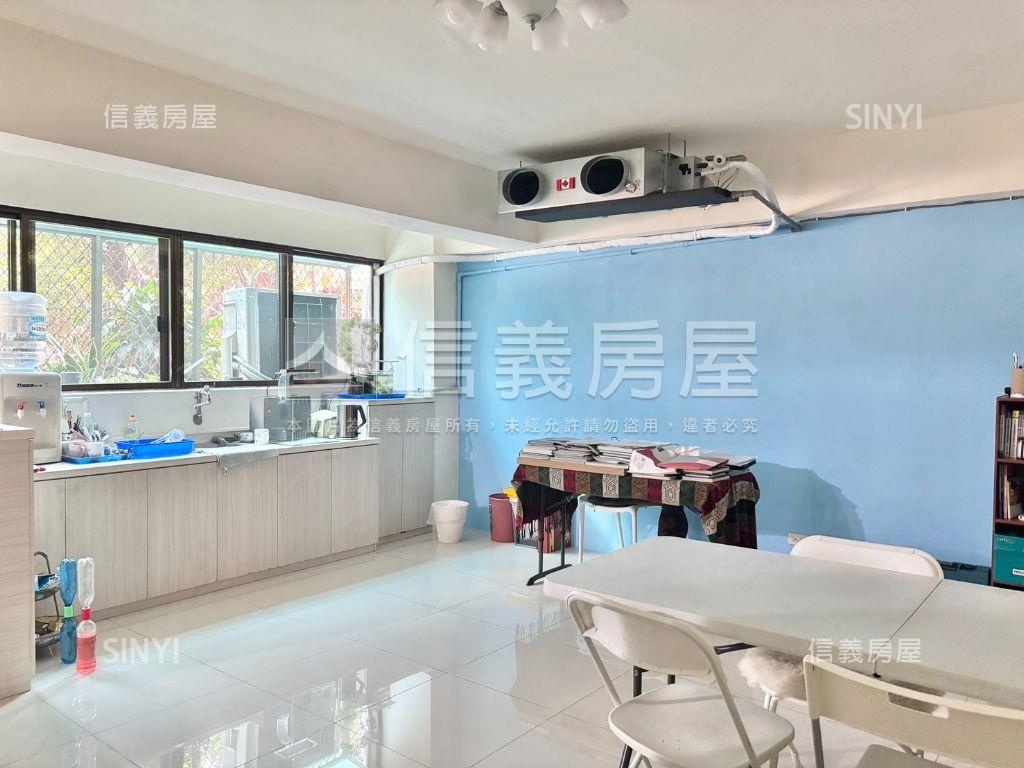 近文心森林公園邊間優店面房屋室內格局與周邊環境
