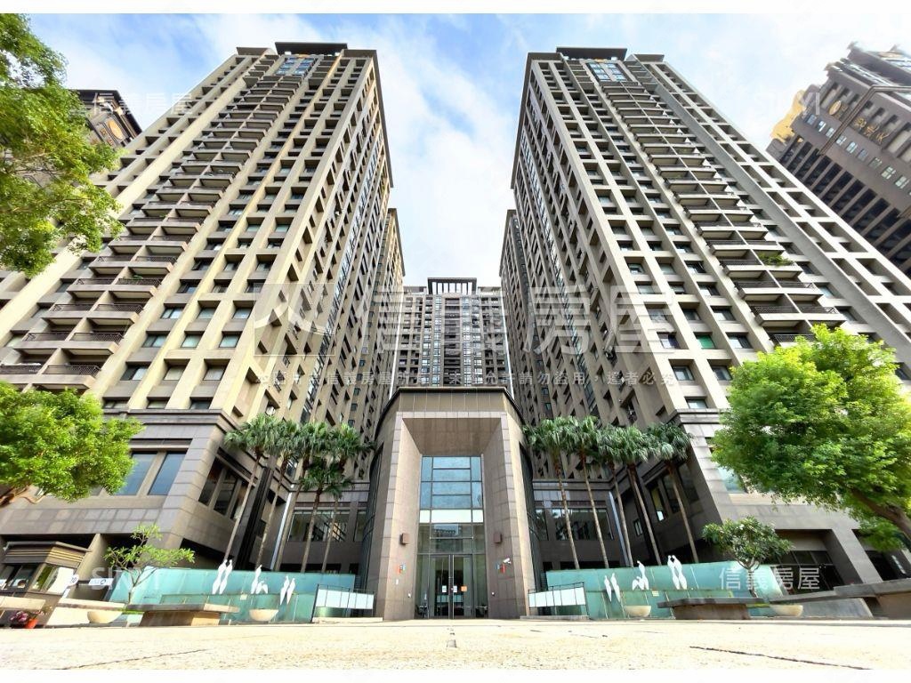 大學哈佛店面人潮多房屋室內格局與周邊環境