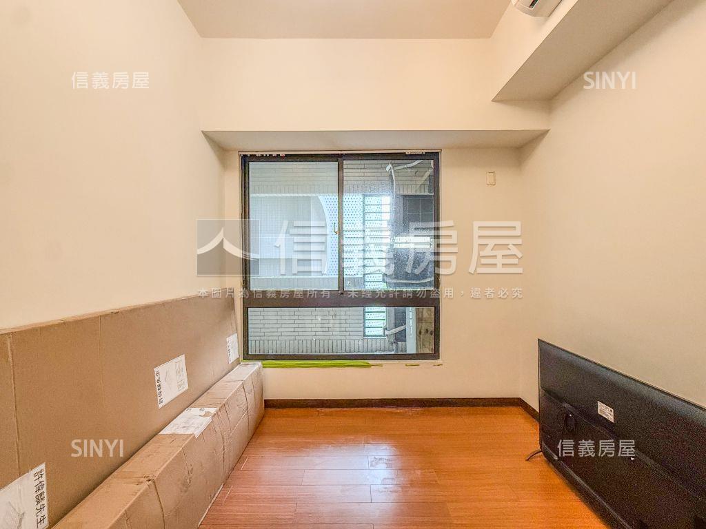 校園首排採光邊間３房車位房屋室內格局與周邊環境