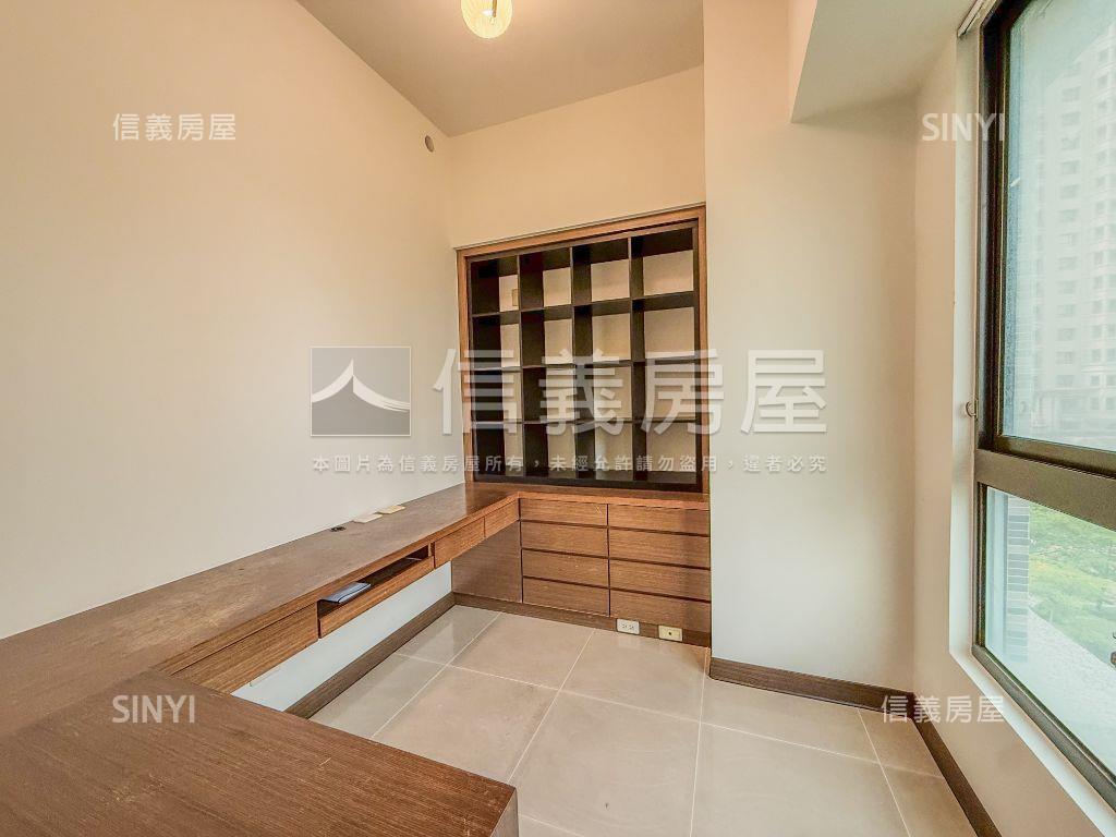 校園首排採光邊間３房車位房屋室內格局與周邊環境