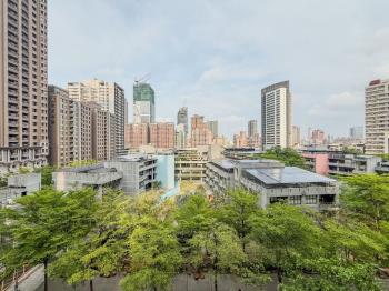 校園首排採光邊間３房車位