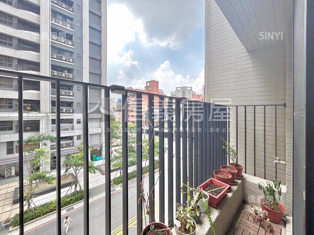 總圓上城四房美屋房屋室內格局與周邊環境